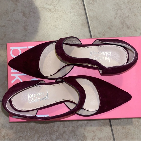 Shoes - Low heel pointy toe shoes never worn